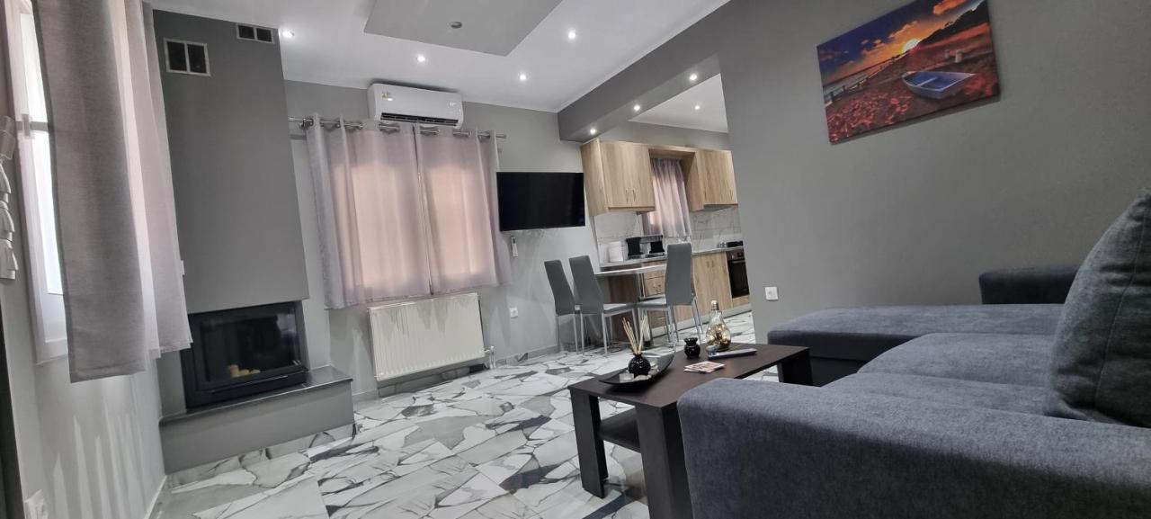 Mimarxos Luxury Apartments Chalkida Bagian luar foto