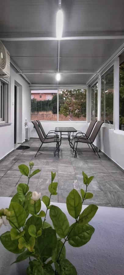 Mimarxos Luxury Apartments Chalkida Bagian luar foto